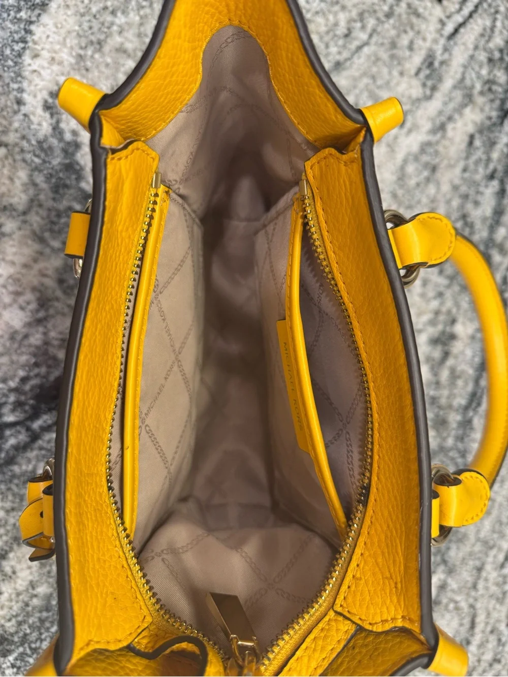 Michael Kors compact michael